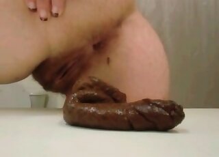 Amateur woman is filming herself free scat webcam vid