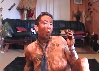 BBW amateur woman in a girls doing scat video